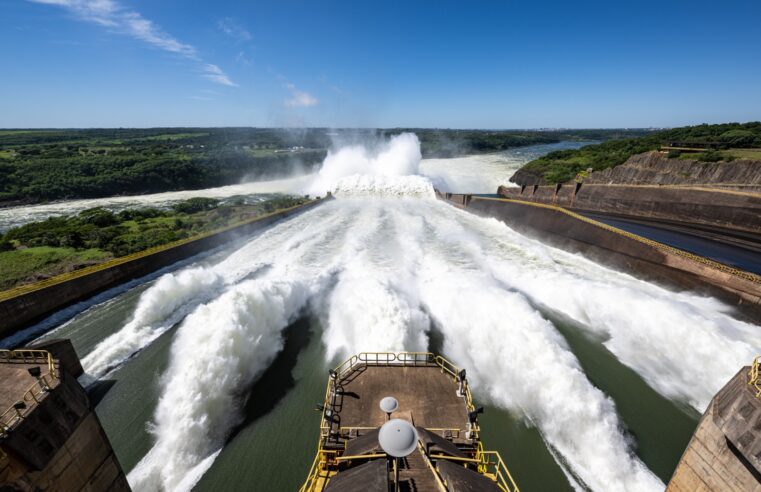 Vertimento em Itaipu chega a 7 vezes a Vazăo média das Cataratas do Iguaçu, nedte sábado (18)