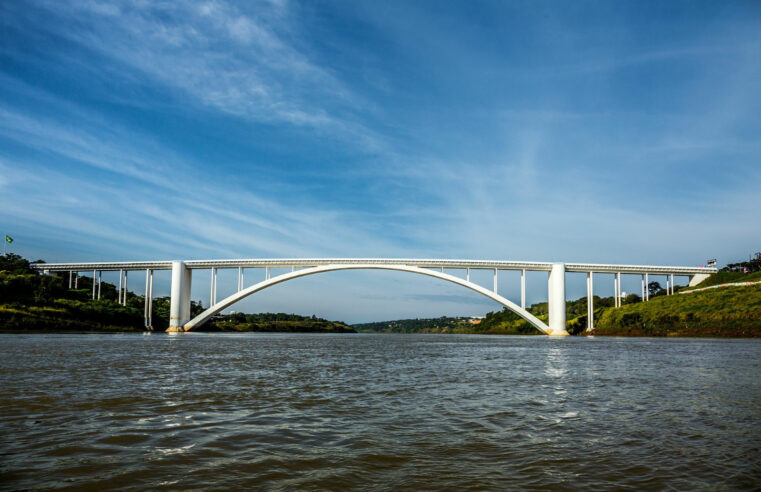 Nível do Rio Paraná Cai e fica abaixo da faixa de inundaçăo