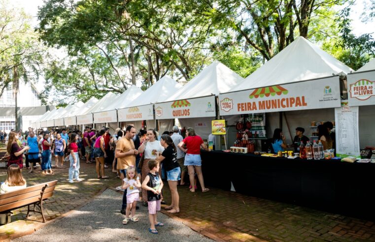 Feira ao ar livre é sucesso e atrai milhares de pessoas em sua 1° edição