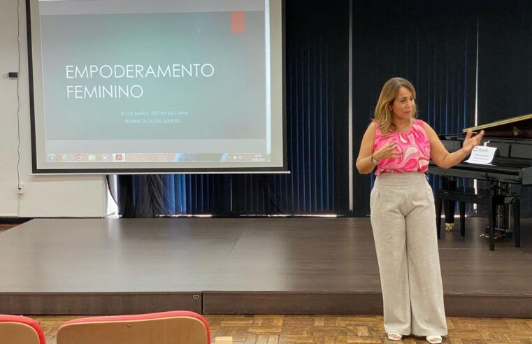 Bolsistas do Patonato participa de palestra sobre empoderamento feminino e luta contra a violência doméstico