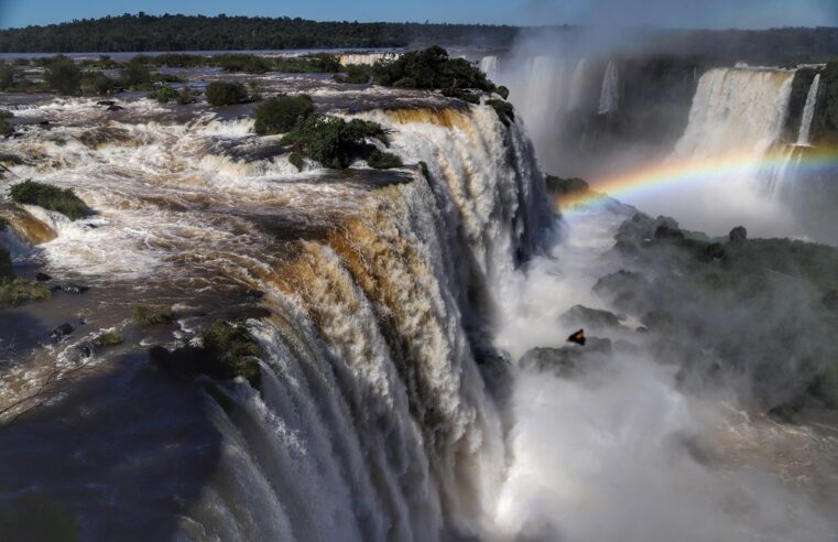 Cataratas e atrativos de Foz puxaram o turismo do Paraná em 2022, mostra Boletim