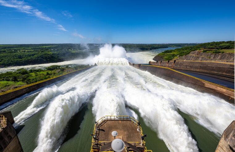 Vertedouro da Itaipu deve fecha na segunda-feira (3)