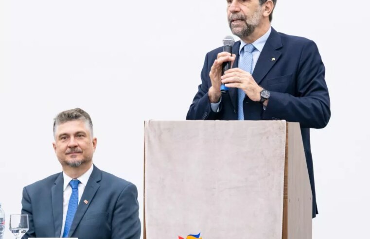 Enio Verri fala sobre ações socioambientais da Itaipu em aula magna da Unifoz