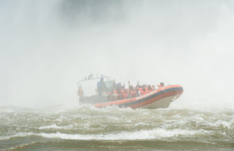 Passeio de barco Macuco Safari volta a funcionar normalmente neste domingo (15)