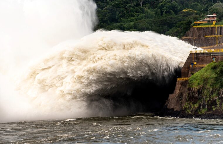 Excesso de chuva obriga Itaipu a abrir vertedouro nesta quarta-feira (1º)