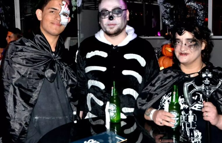 Festa de Halloween do Sky Bar Rooftop foi um sucesso!