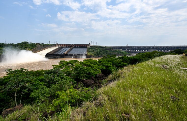 Itaipu mantém previsão de vertimento mínimo para os próximos dias