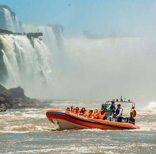 Férias de verão e início de um Novo Ano pedem passeio na mata e banho de água nas Cataratas do Iguaçu