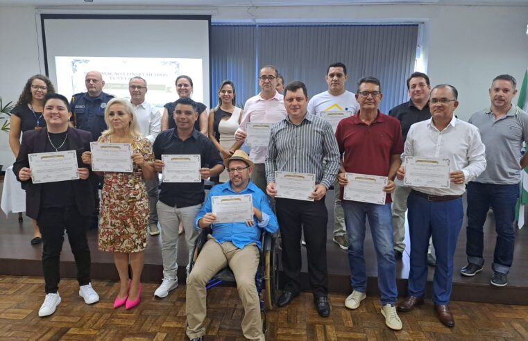 Novos conselheiros tutelares são diplomados em Foz do Iguaçu