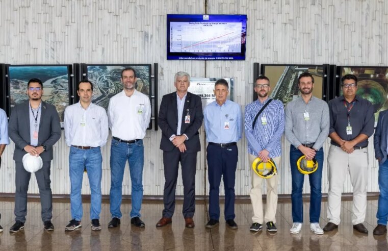 Comitiva portuguesa visita a usina hidrelétrica de Itaipu