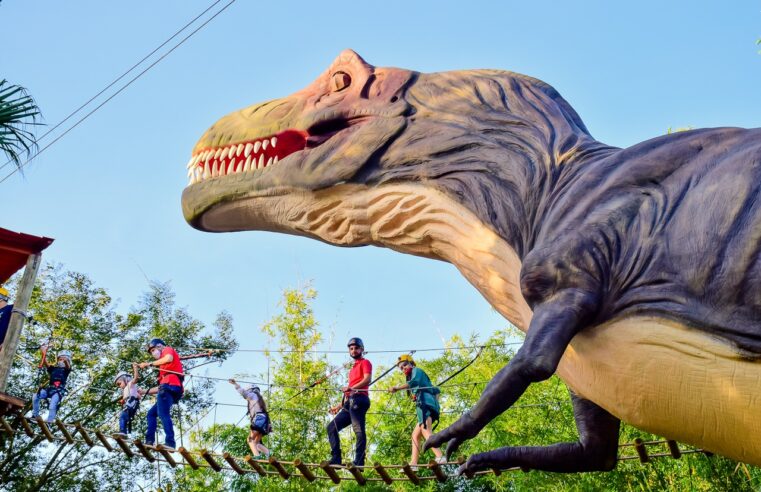 Coelho gigante e caça aos ovos vão movimentar a Páscoa no Dreams Park Show