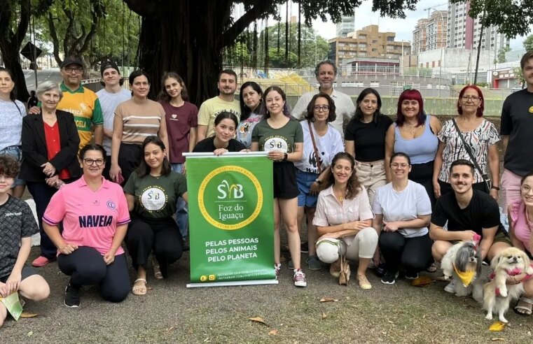Piquenique comunitário e 100% vegano foi promovido pela Sociedade Vegetariana Brasileira em Foz do Iguaçu