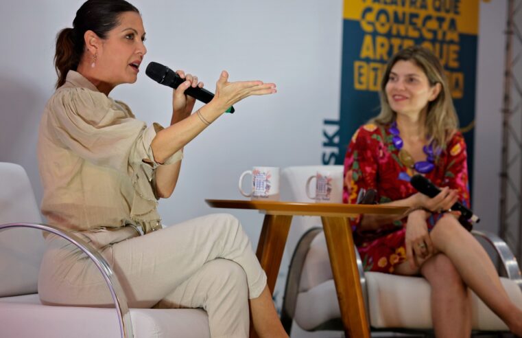 Thalita Rebouças fala sobre amadurecimento, e Carrascoza aborda escrita e publicidade na FILFI