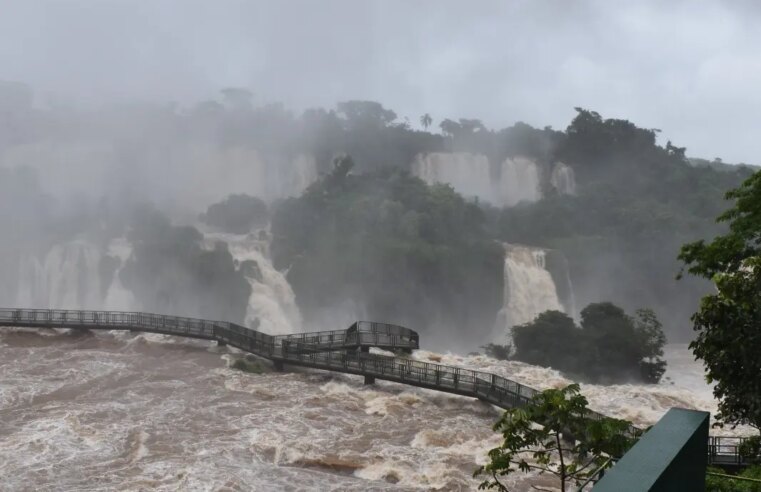 Passarela das Cataratas é temporariamente fechada