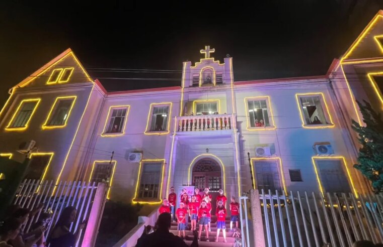 Cantata de Natal na casa paroquial da matriz São João Batista veio para ficar