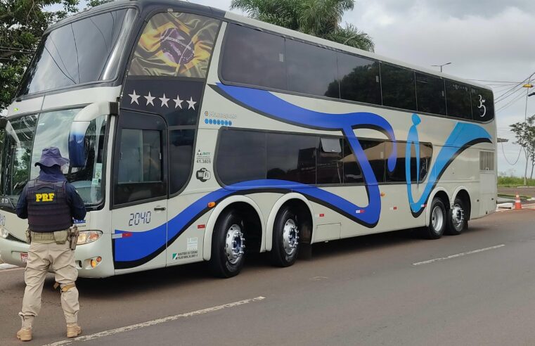 PRF retém ônibus fretado com mais de 50 passageiros argentinos próximo à tríplice fronteira