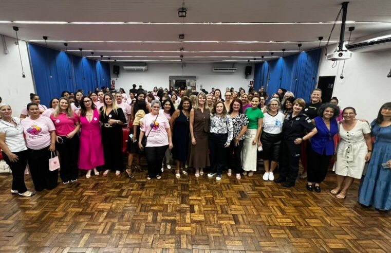 O papel“ da mulher na política“ esteve em debate em palestra que abordou , As Mulheres e a Democracia