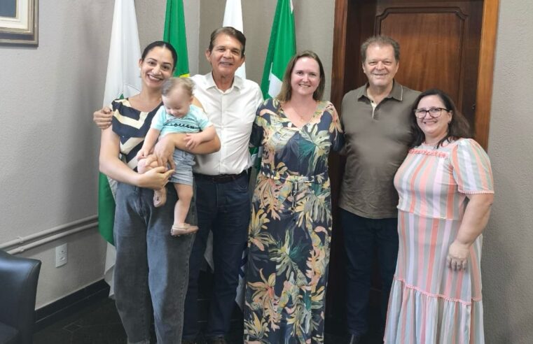 Prefeito Silva e Luna recebe representantes da Associação das Famílias Unidas pela Trissomia 21 e reafirma compromisso com a inclusão