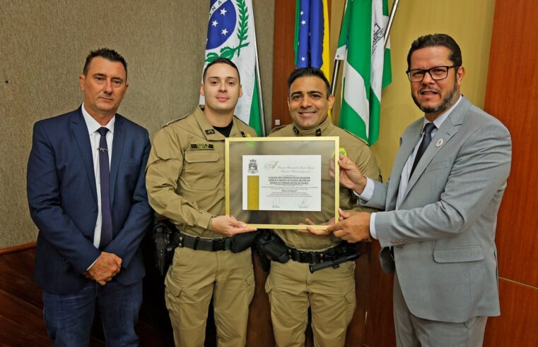Policiais militares ganham Moção de Aplauso por ato de bravura
