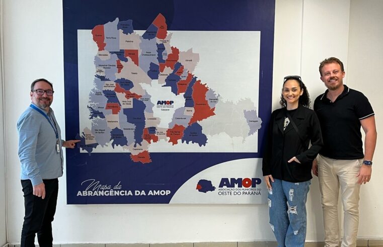 Assistência Social de Foz participa de reunião da AMOP sobre desafios das políticas das área