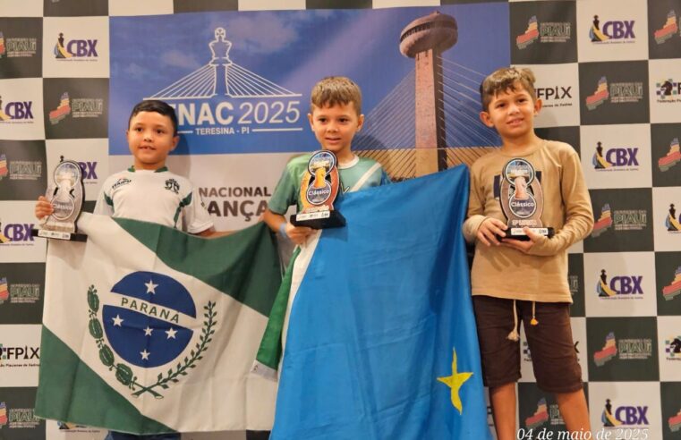 Atleta mirim de Foz do Iguaçu conquista vice-campeonato brasileiro de xadrez sub-8