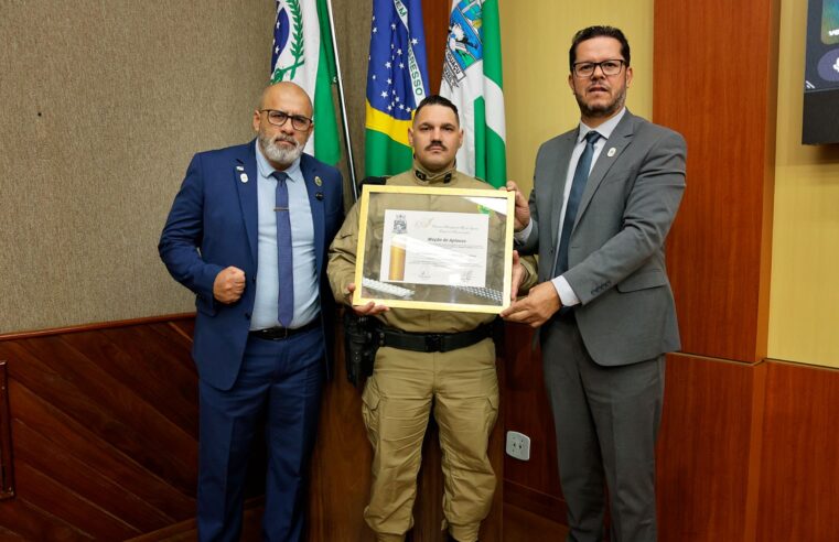 Soldado Veiga, da PM, recebe reconhecimento do Legislativo