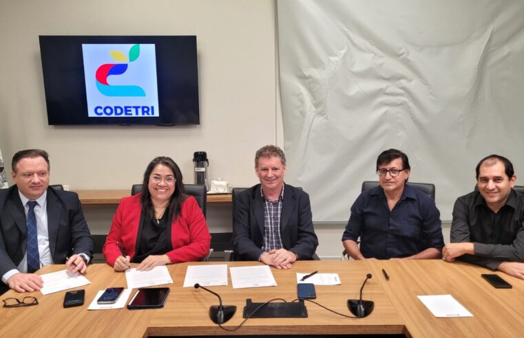 Codetri oficia ministra da Argentina em apoio à transferência da aduana de Puerto Iguazú