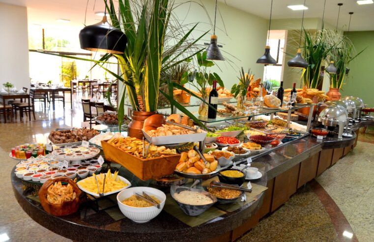 Um encontro para celebrar a amizade em um almoço cheio de sabores e boas memórias