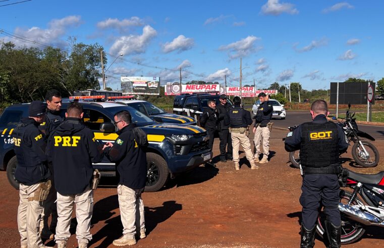 PRF atua em ação conjunta para reprimir agenciadores de estacionamento na BR-469, em Foz do Iguaçu