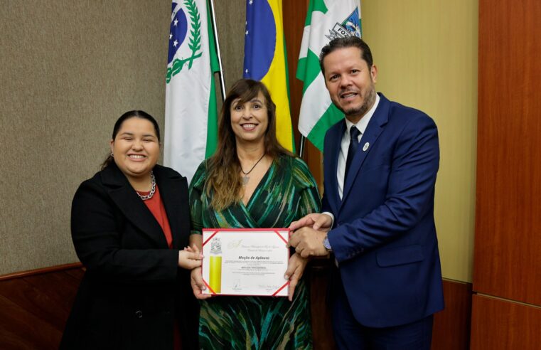 Câmara de Foz homenageia Yara Barros pelo trabalho na área de conservação ambiental