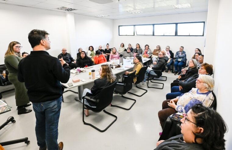 Itaipu e Itaipu Parquetec iniciam capacitação de artesãos dos boxes sociais do Mercado Barrageiro
