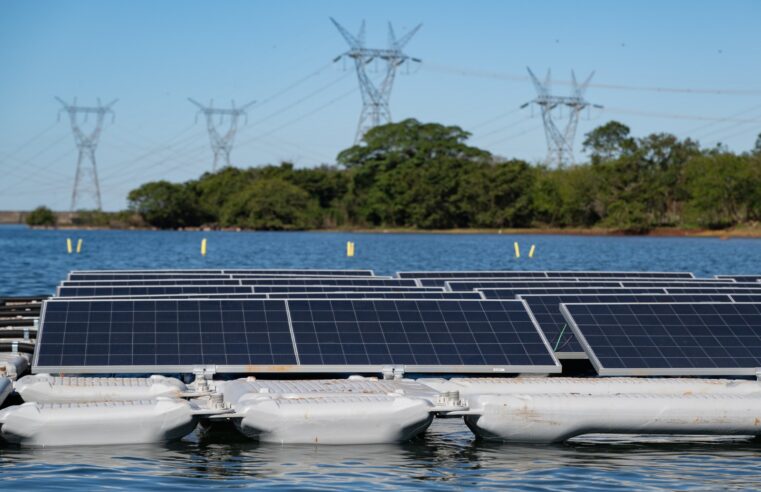 Itaipu inicia montagem da usina solar flutuante no reservatório