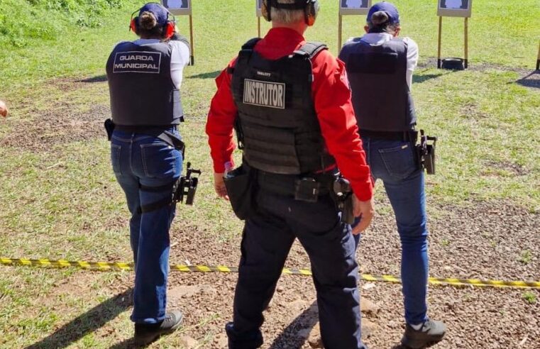 5ª turma da GM de Foz encerra treinamento em armamento e começa práticas de abordagem