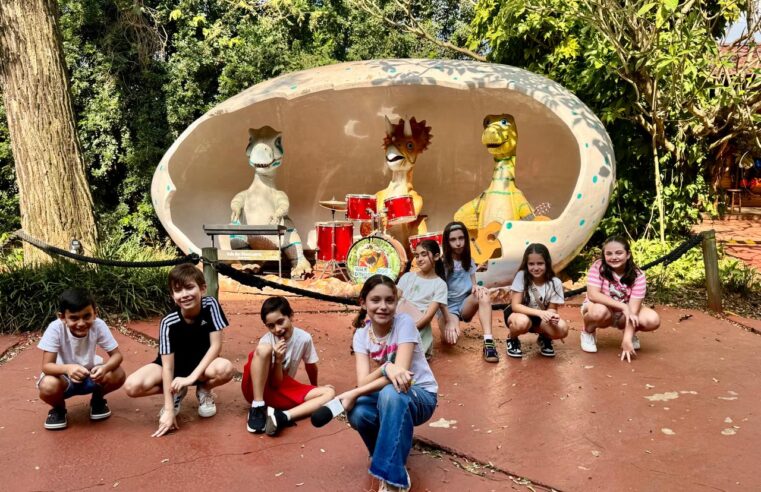 Complexo Dreams vai presentear as crianças com livro sobre Dinossauros