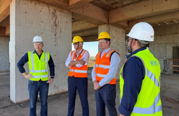 Diretores da Itaipu fazem visita para acompanhar avanço das obras do Campus Arandu