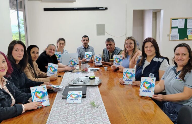 Itaipu entrega em Rio Bonito do Iguaçu cartilha para suporte a autistas em situações de emergência e desastres