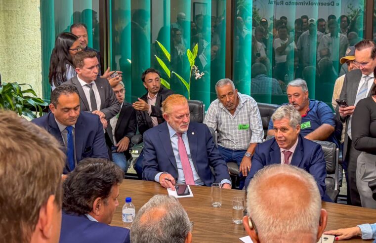 Vermelho acusa governo de abandonar produtores de leite