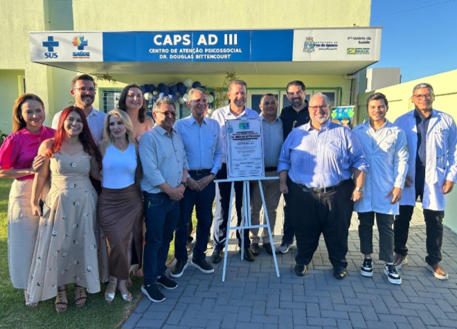 CAPS AD III é entregue totalmente revitalizado e passa a funcionar 24 horas com o nome de Dr. Douglas Bittencourt