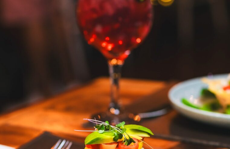 Réveillon no Yabuticaba Mercadito com show ao vivo, menu exclusivo e clima multicultural