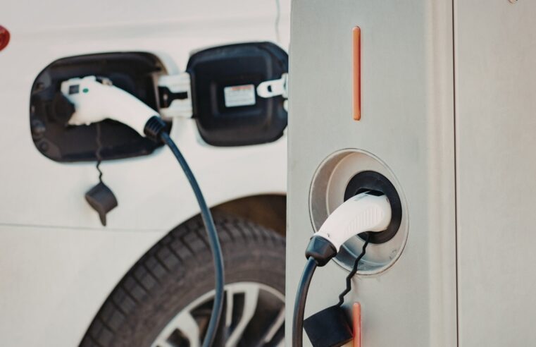 Projeto de lei prevê instalação de pontos de recarga para veículos elétricos em shopping centers de Foz