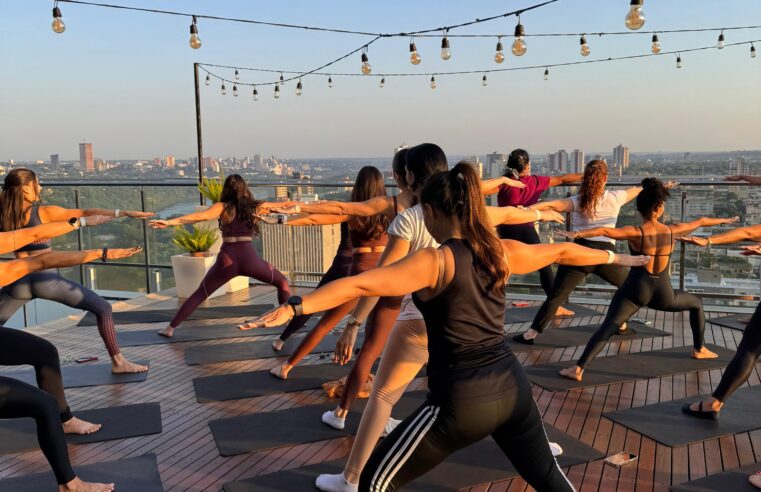 Mulheres celebram seu dia no Sky Bar: no topo da cidade encontram paz e celebração