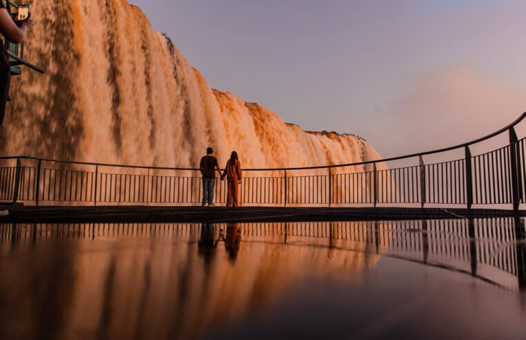 Parque Nacional do Iguaçu libera horários ampliados e datas extras para a experiência Pôr do Sol das Cataratas