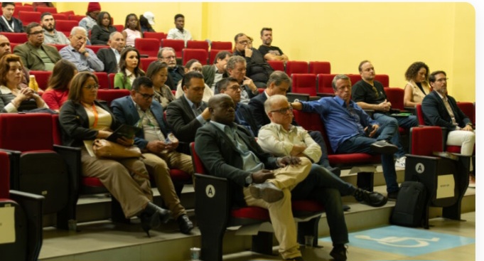 Fórum debate proteção ao consumidor e fortalece a economia local