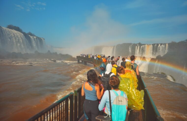 Parque Nacional do Iguaçu registra 263 mil visitantes e alcança a maior visitação mensal da história
