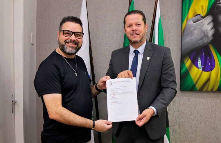Câmara empossa Gisnério de Araujo Silva, novo servidor da Casa