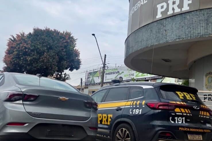 PRF recupera veículo furtado durante fiscalização na BR-277, em Foz do Iguaçu (PR)
