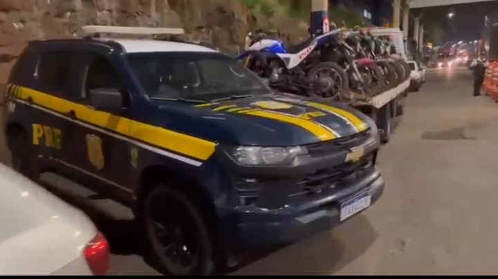 PRF apreende 25 motos durante operação na Ponte da Amizade