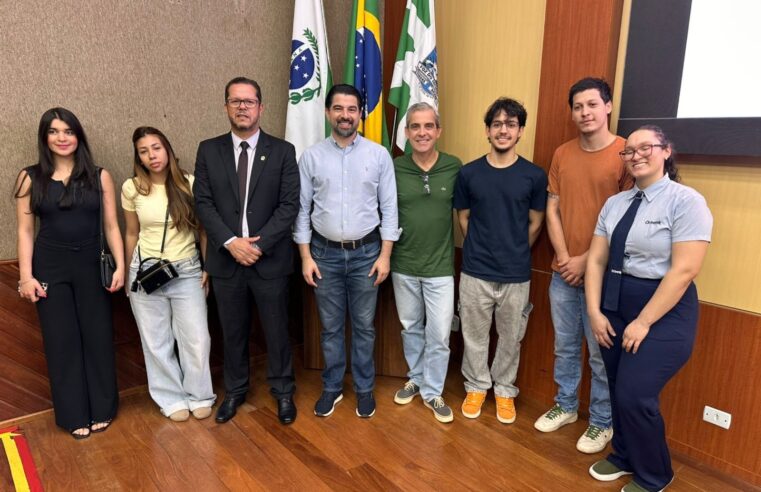 Legislativo recebe estudantes de arquitetura e urbanismo da Descomplica UniAmérica