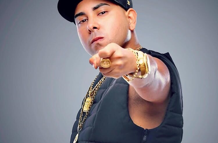 DJ Guuga, dono de hits que ultrapassam bilhões de visualizações, é atração nacional neste sábado no Looby