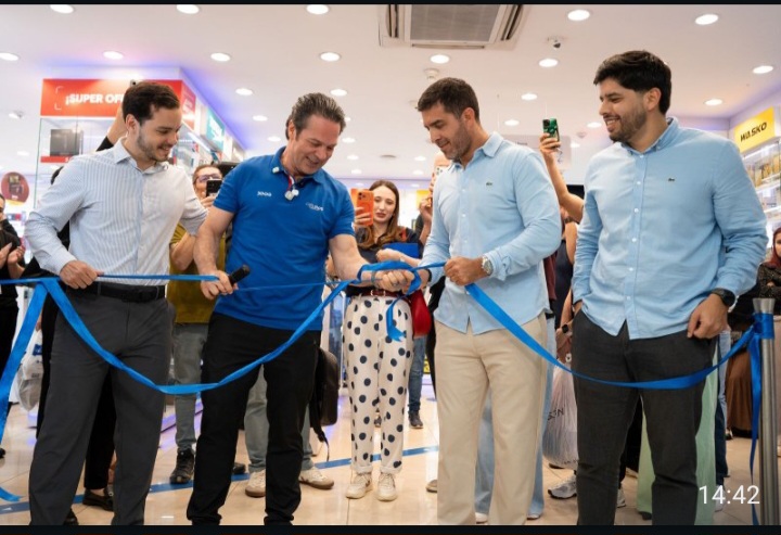 Cellshop e Motorola inauguram espaço exclusivo e resgatam história da telefonia na Tríplice Fronteira